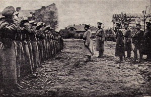 Генерал Радко-Дмитриев устраивает смотр Чешской дружины в Ярославе.